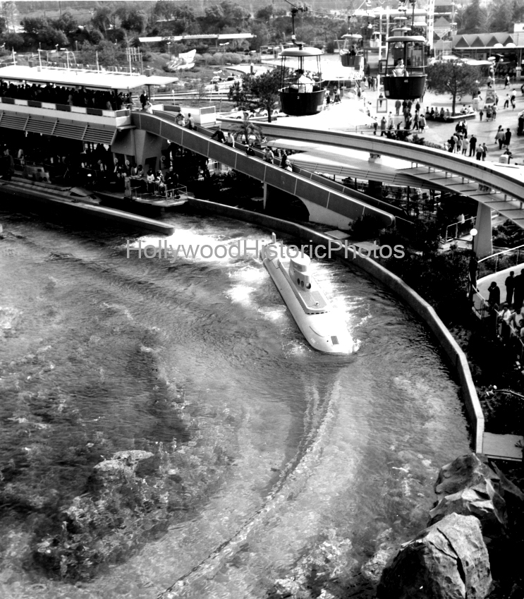 Disneyland 1962 Submarine Voyage in Tomorrowland.jpg